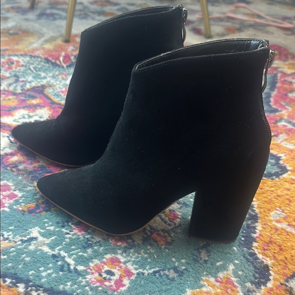 Pointed suede  Black Ankle Boots- pink Lily